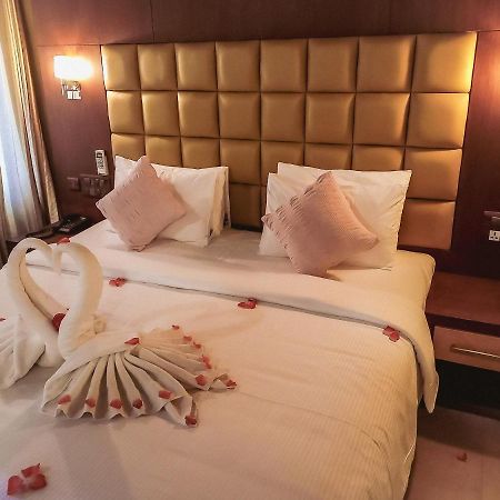 The Wave Lakeview Resort & Spa Wayanad Ngoại thất bức ảnh