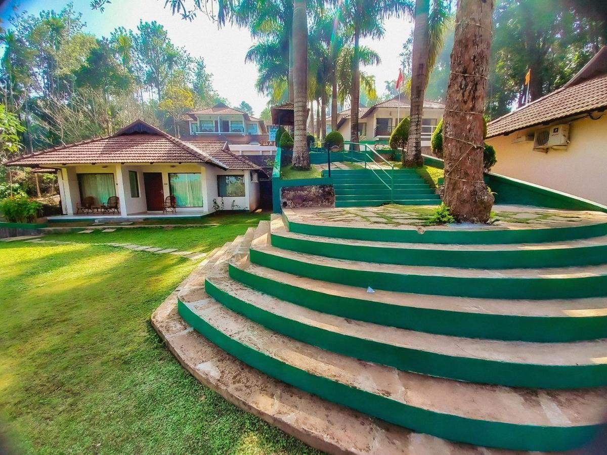 The Wave Lakeview Resort & Spa Wayanad Ngoại thất bức ảnh